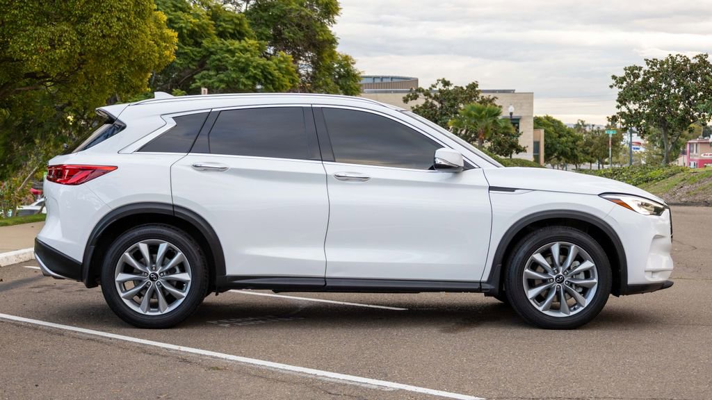 Used 2021 INFINITI QX50 Luxe w/ Cargo Package image 3