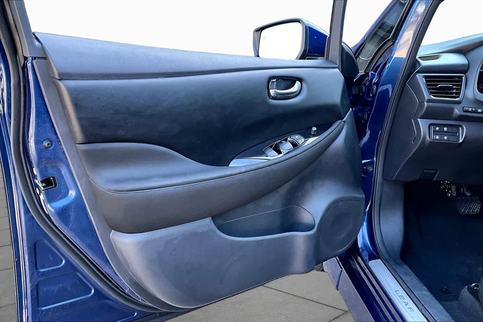 Certified 2024 Nissan Leaf SV Plus FWD image 20