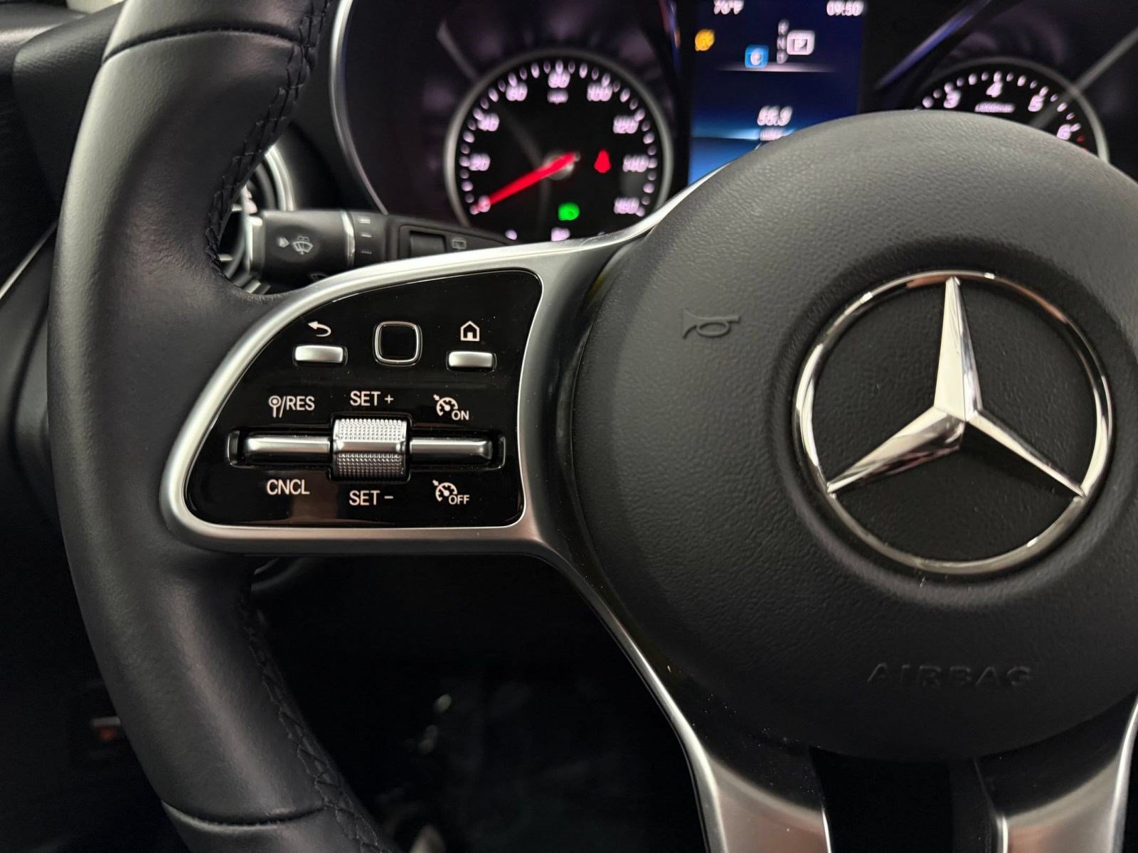 Used 2022 Mercedes-Benz GLC 300 image 13