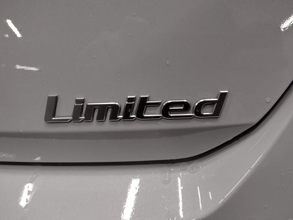 New 2026 Hyundai Elantra Limited image 13