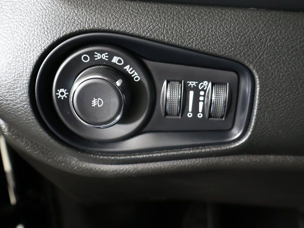 Used 2022 Jeep Renegade Limited AWD/4WD image 33