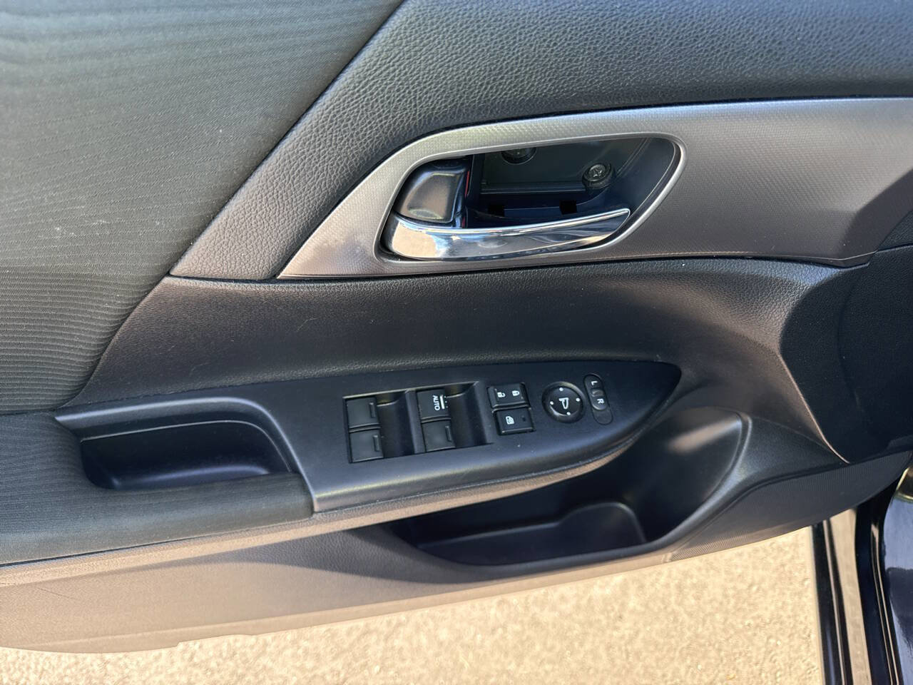 Used 2015 Honda Accord LX image 23