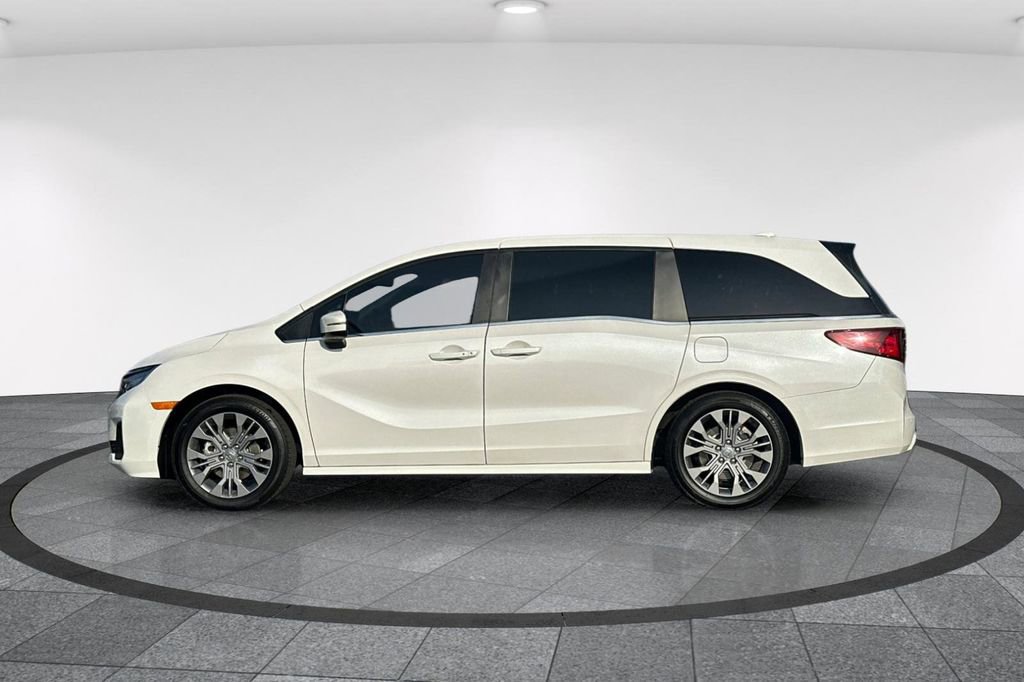 Used 2025 Honda Odyssey Touring image 9