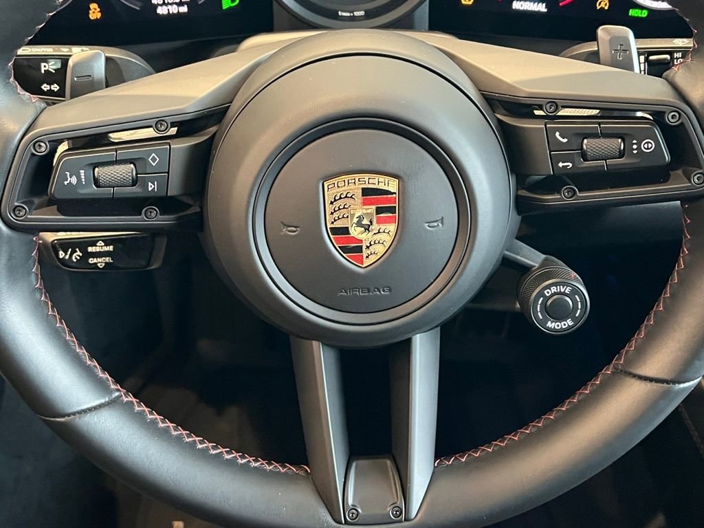 Used 2023 Porsche 911 Carrera image 14