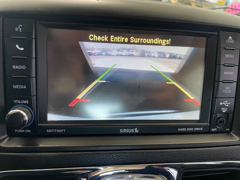 Used 2015 Chrysler Town & Country Touring-L w/ Driver Convenience Group FWD image 14