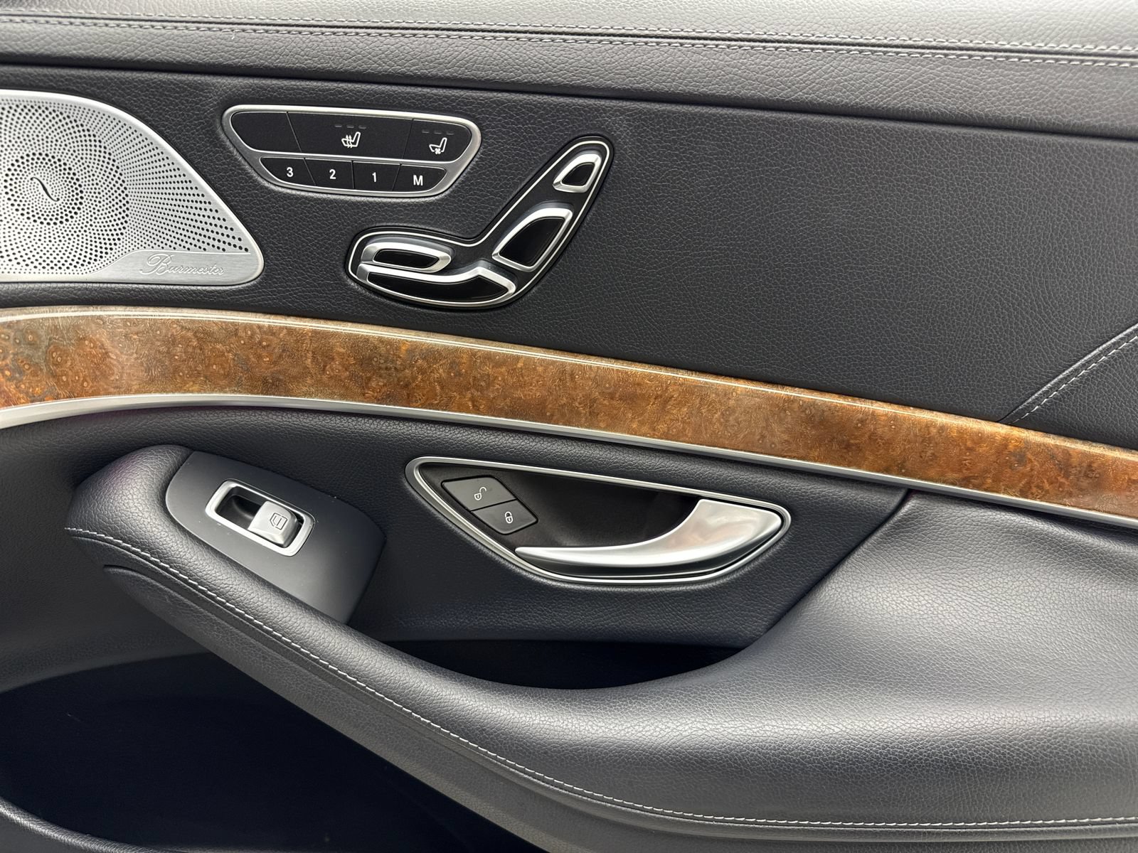 Used 2015 Mercedes-Benz S 550 Sedan image 44
