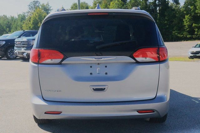 Used 2020 Chrysler Voyager Lxi FWD image 6