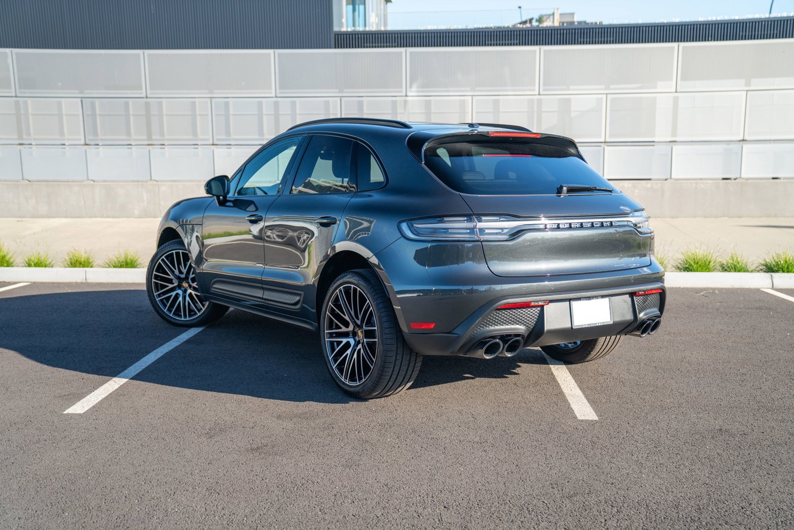 Certified 2026 Porsche Macan AWD/4WD image 3