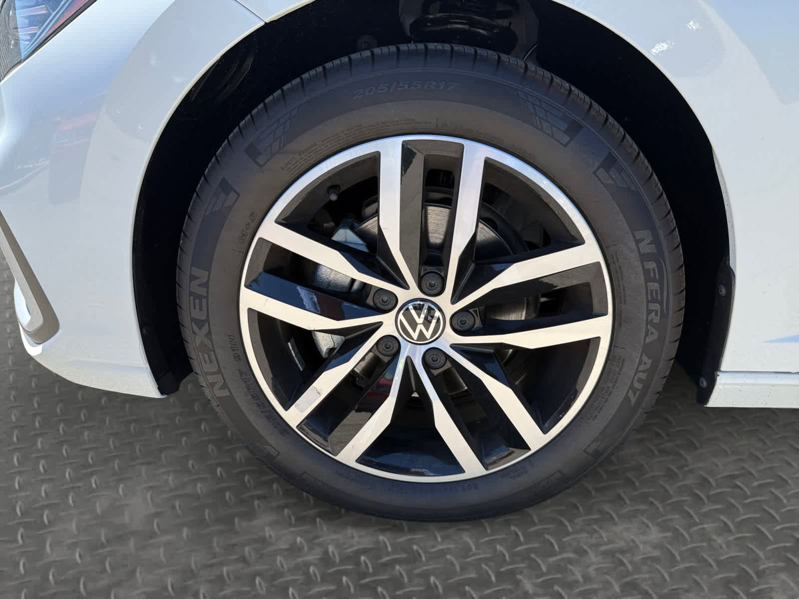 New 2026 Volkswagen Jetta SE FWD image 9