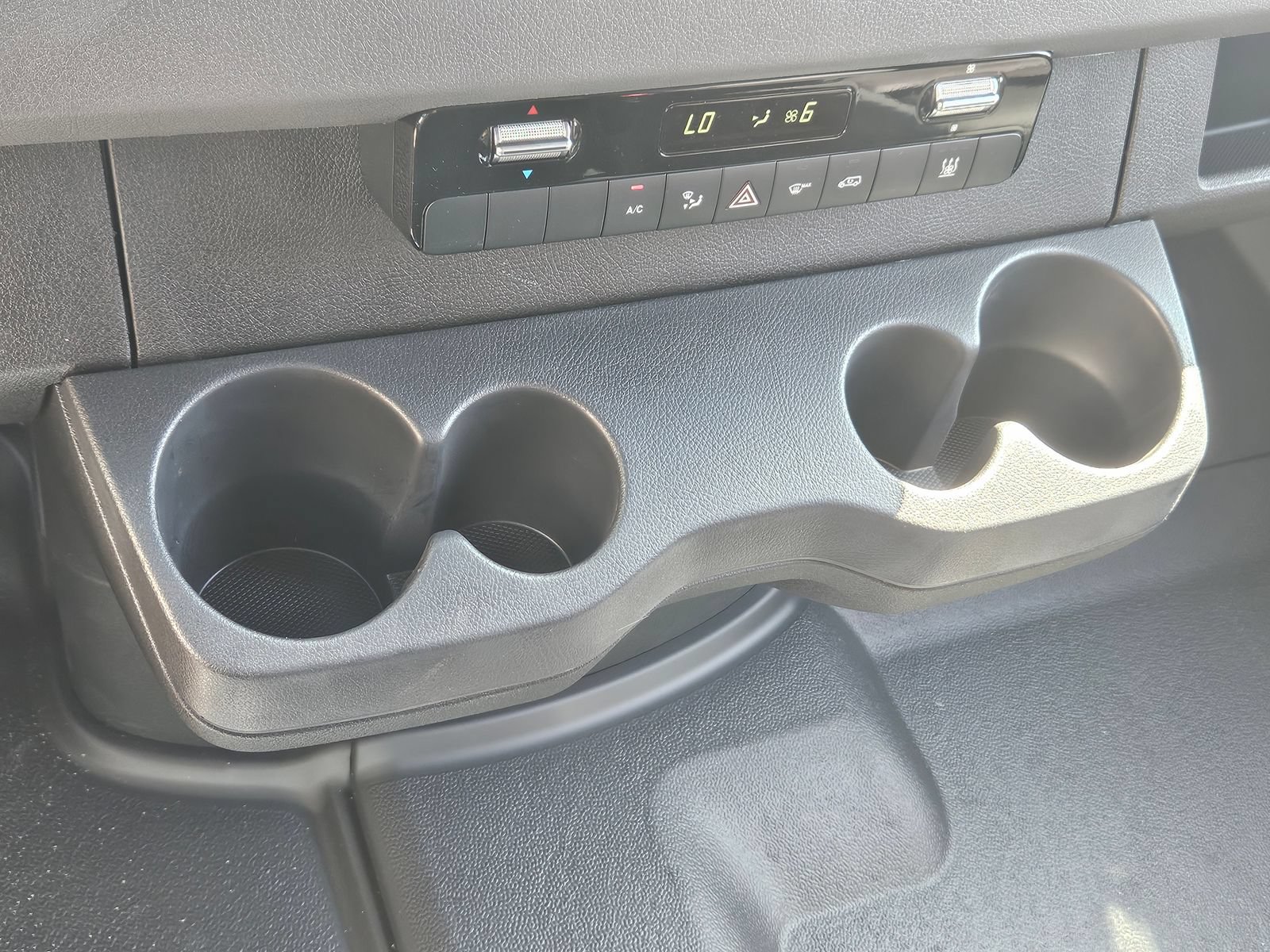 New 2025 Mercedes-Benz eSprinter 170 Cargo image 30