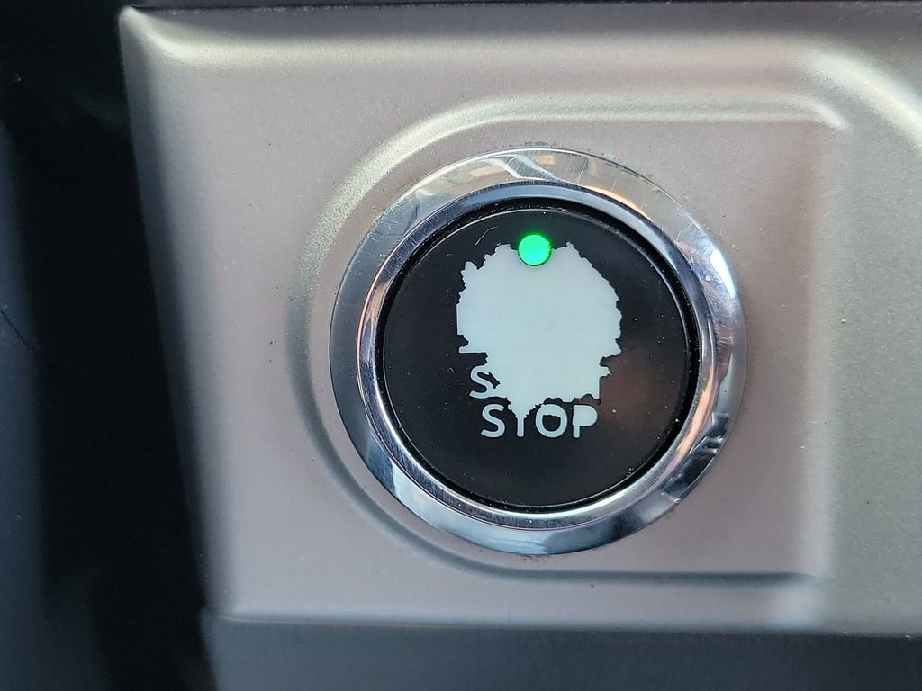 Used 2023 Ford F150 Lightning XLT AWD/4WD image 11