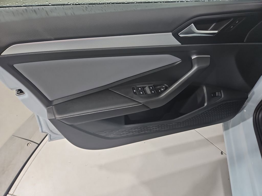 New 2026 Volkswagen Jetta SE image 10