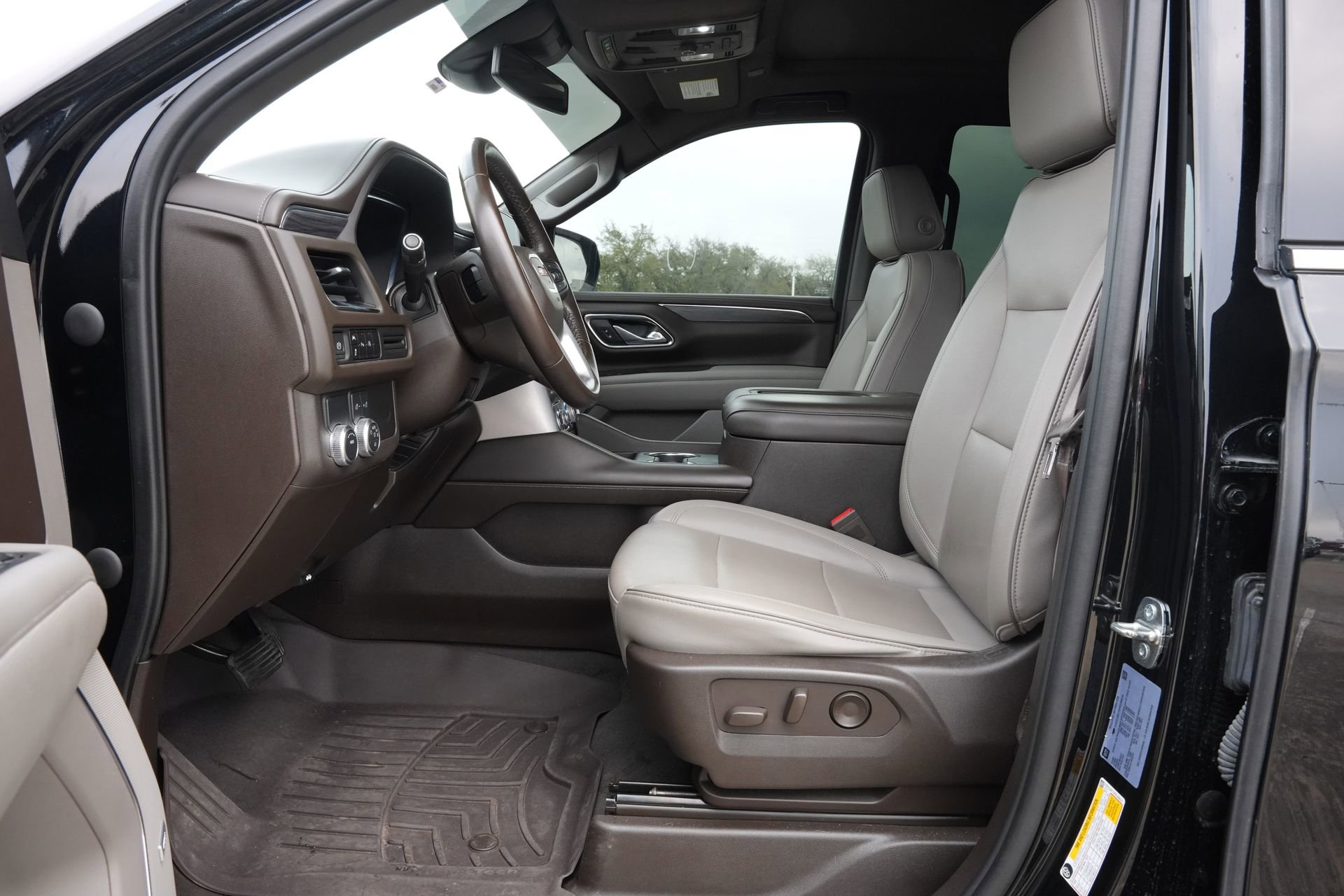 Used 2023 GMC Yukon SLT image 18