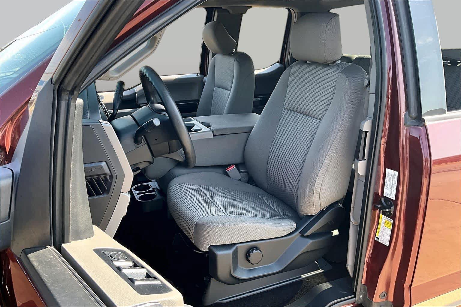 Used 2015 Ford F150 XLT AWD/4WD image 8