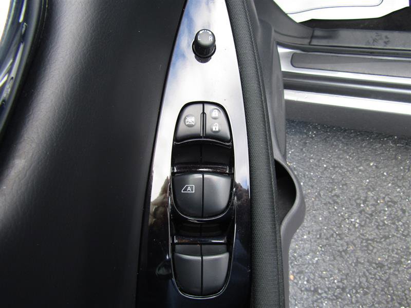 Used 2022 Nissan Leaf SV image 10