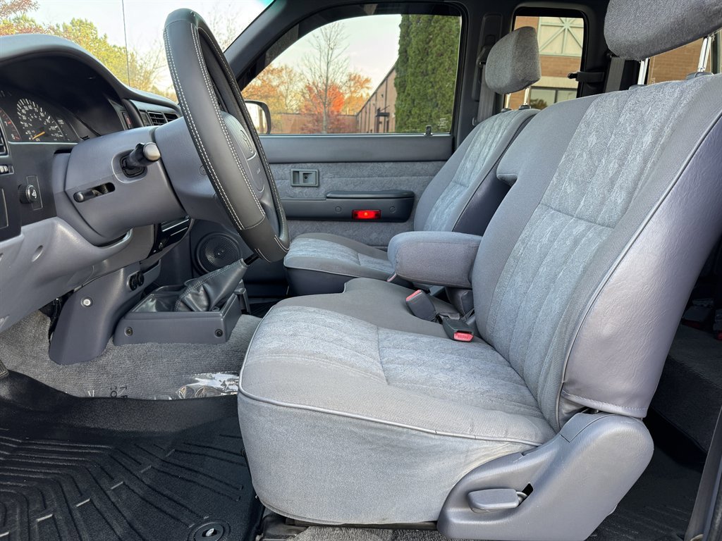 Used 2000 Toyota Tacoma 2WD Xtracab image 87