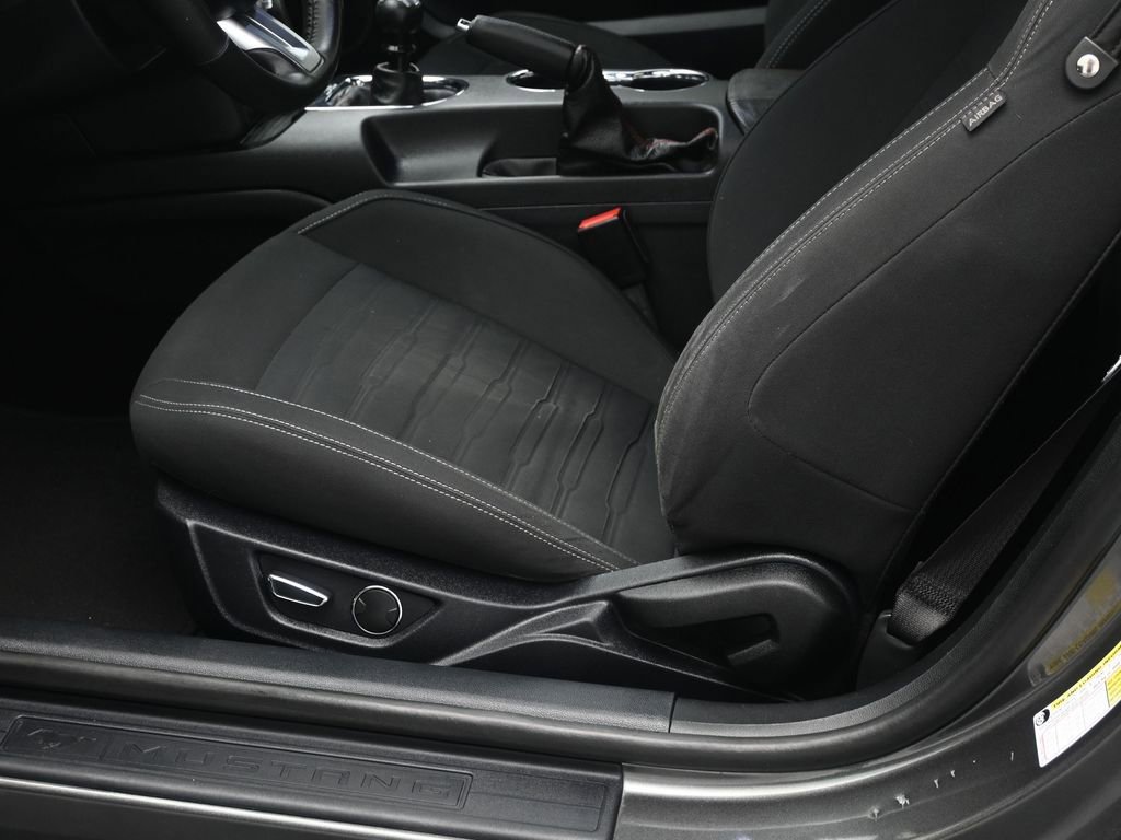 Used 2015 Ford Mustang Coupe RWD image 10
