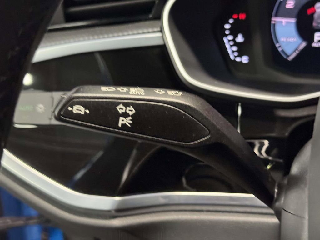 Used 2022 Audi Q3 2.0T Premium Plus AWD/4WD image 16