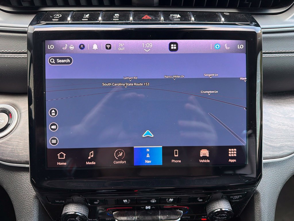 Certified 2023 Jeep Grand Cherokee Limited w/ Luxury Tech Group II AWD/4WD image 75