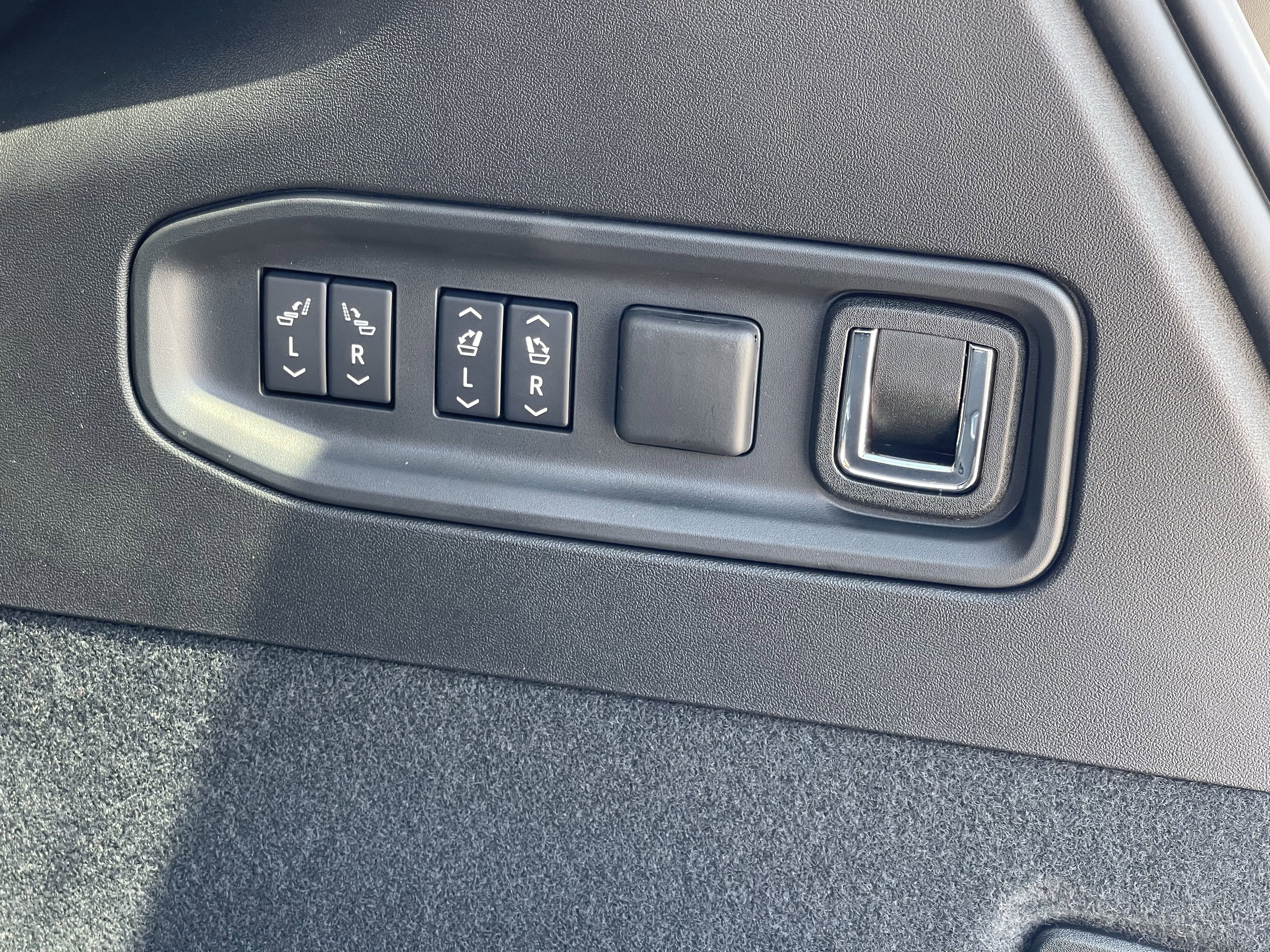 New 2026 Cadillac Vistiq Sport image 17