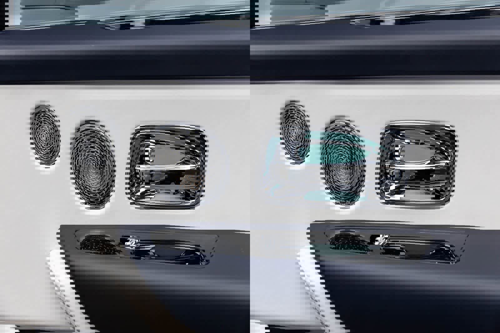 Used 2023 Rolls-Royce Cullinan w/ Cullinan Package image 50