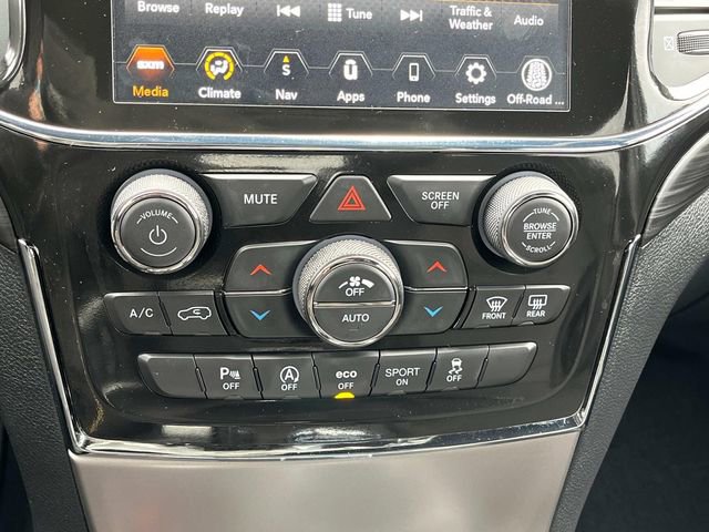 Used 2022 Jeep Grand Cherokee Laredo E image 20