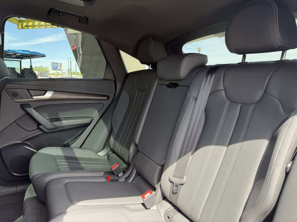 Used 2022 Audi Q5 2.0T Premium Plus w/ Premium Plus Package AWD/4WD image 36
