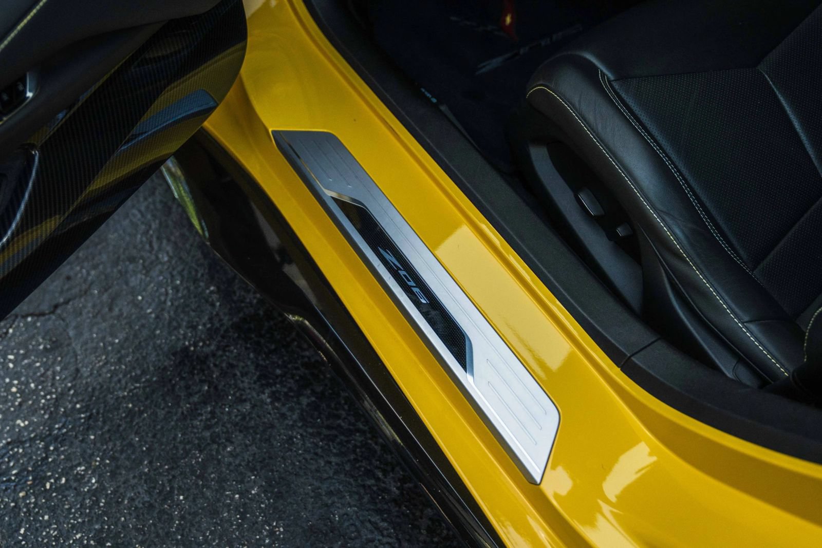 Used 2025 Chevrolet Corvette Z06 RWD image 17