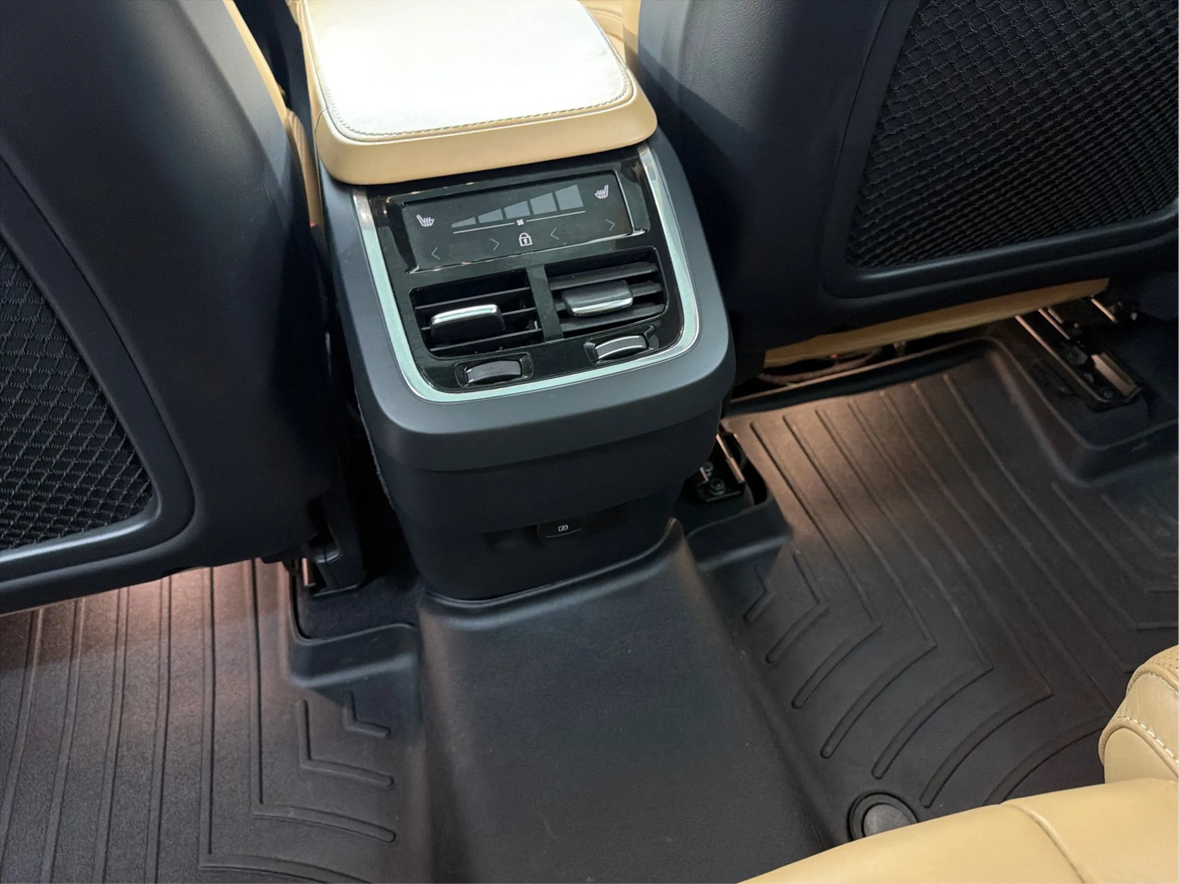 Used 2021 Volvo XC90 T6 Inscription w/ Advanced Package AWD/4WD image 27