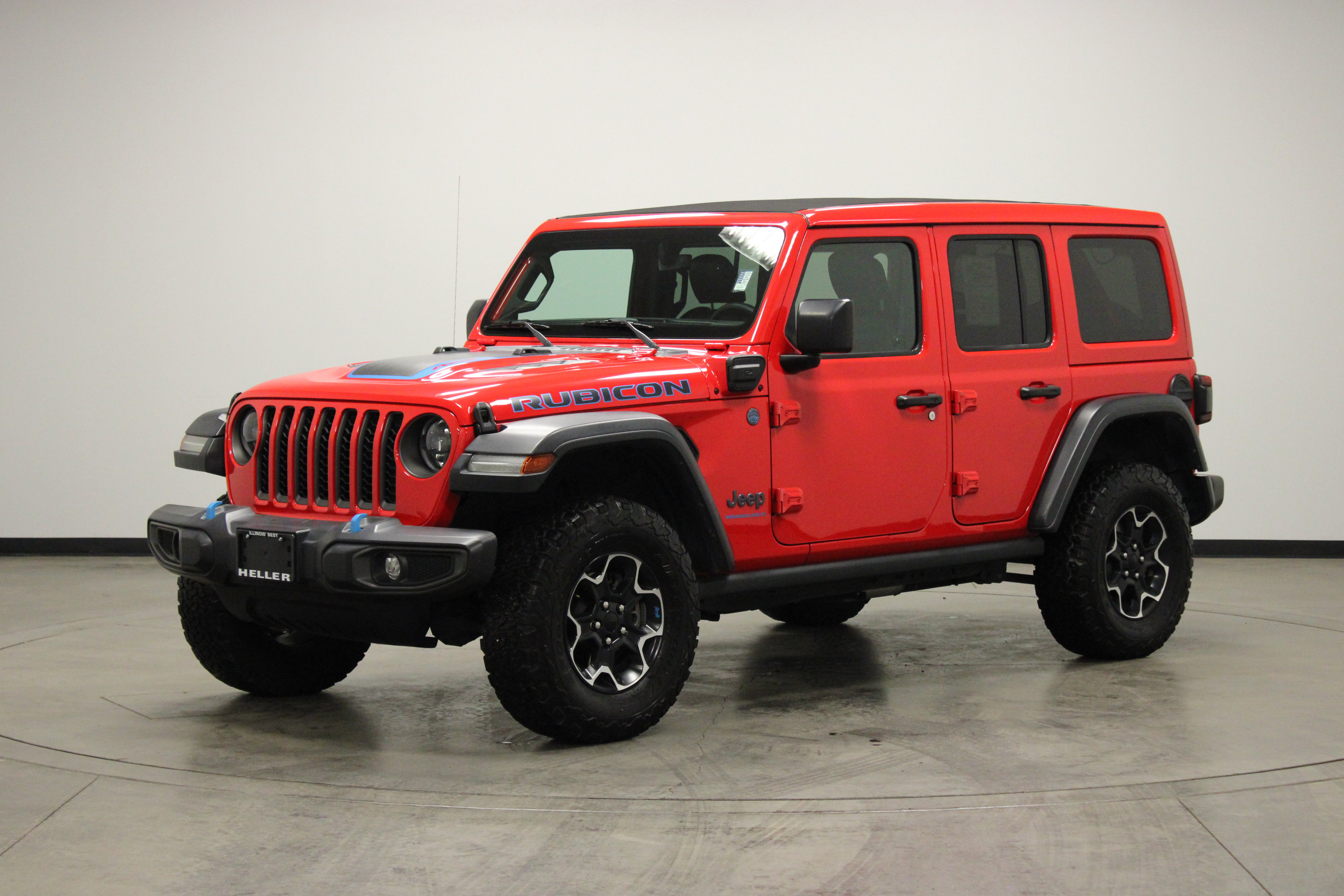 Used 2023 Jeep Wrangler Unlimited Rubicon 4xe w/ Safety Group AWD/4WD image 4