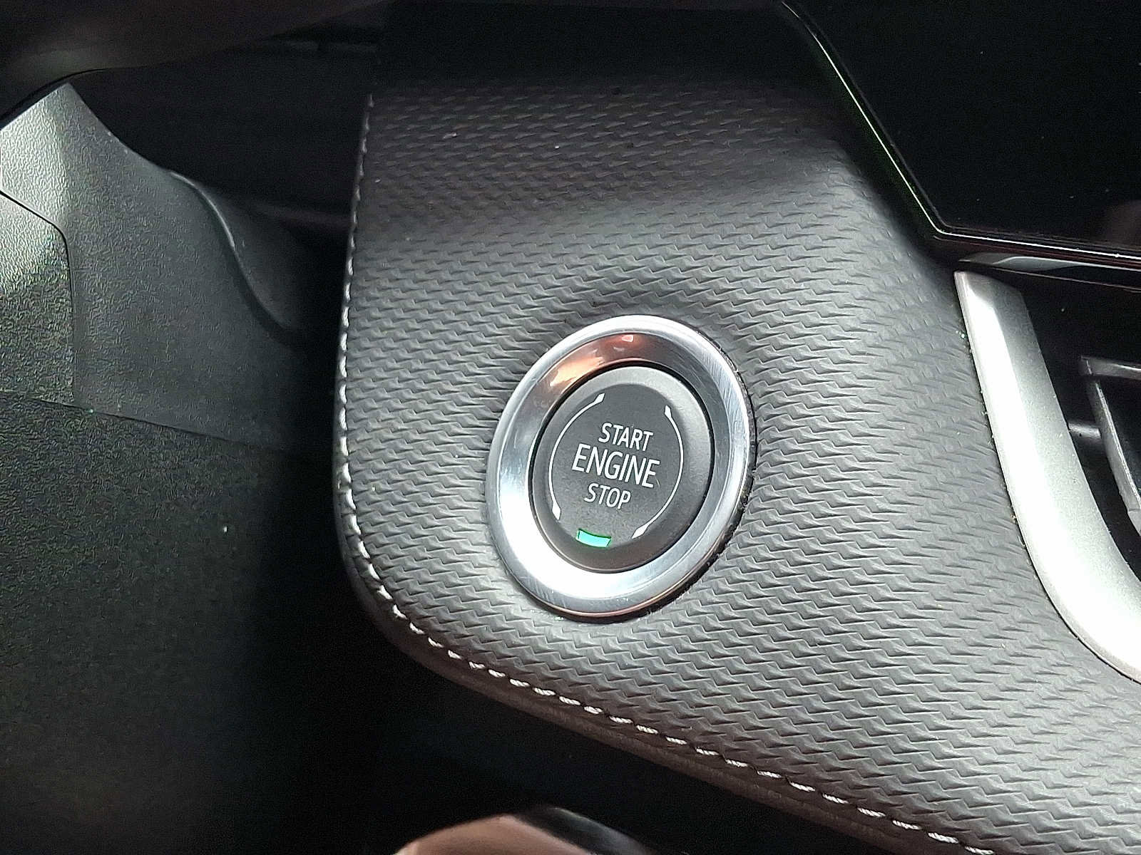 Used 2025 Chevrolet Equinox LT w/ Safety and Technology Package image 23