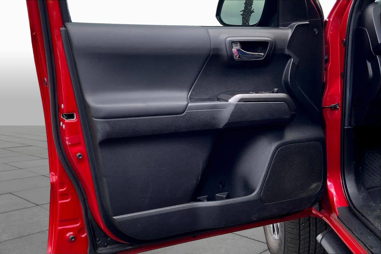 Used 2022 Toyota Tacoma TRD Sport w/ TRD Premium Sport Package RWD image 21