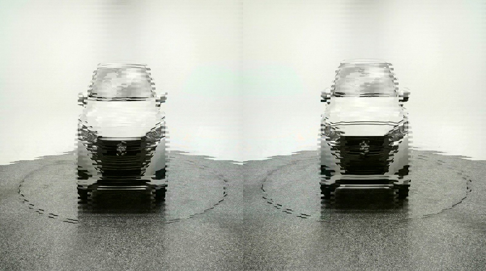 Used 2025 Nissan Versa SV image 2