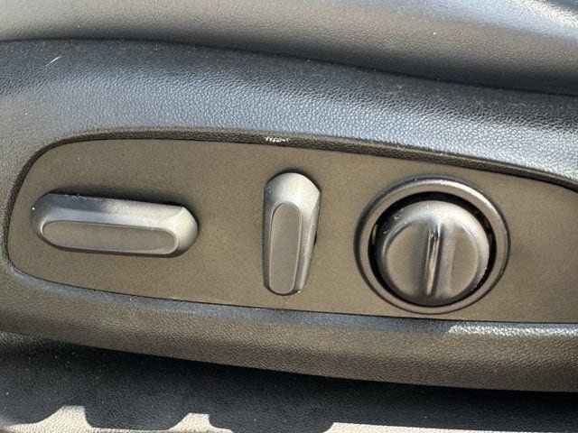 Used 2022 Buick Enclave Essence FWD image 28