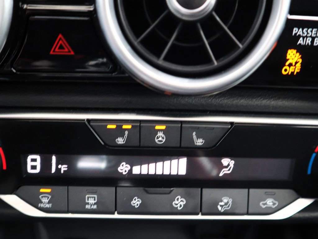 Used 2025 Nissan Sentra SR w/ SR Premium Package image 17