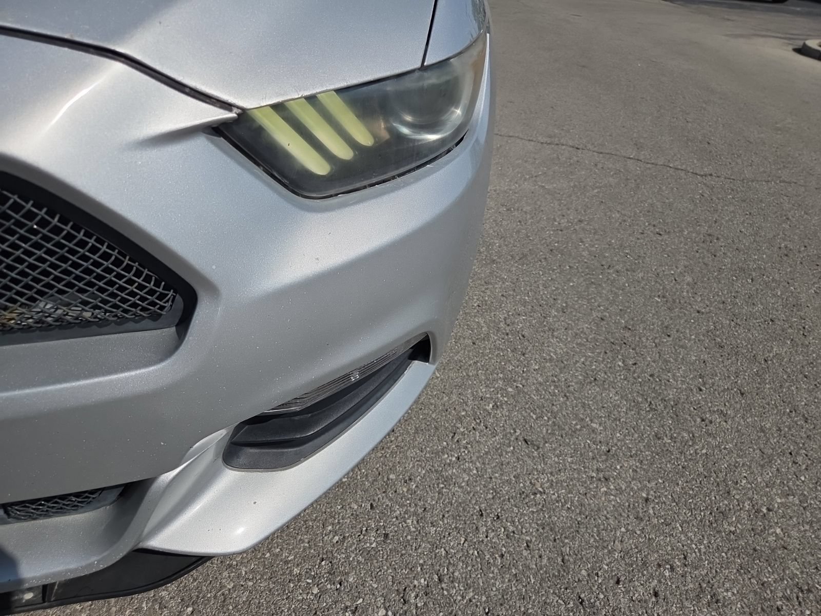 Used 2016 Ford Mustang Coupe RWD image 11