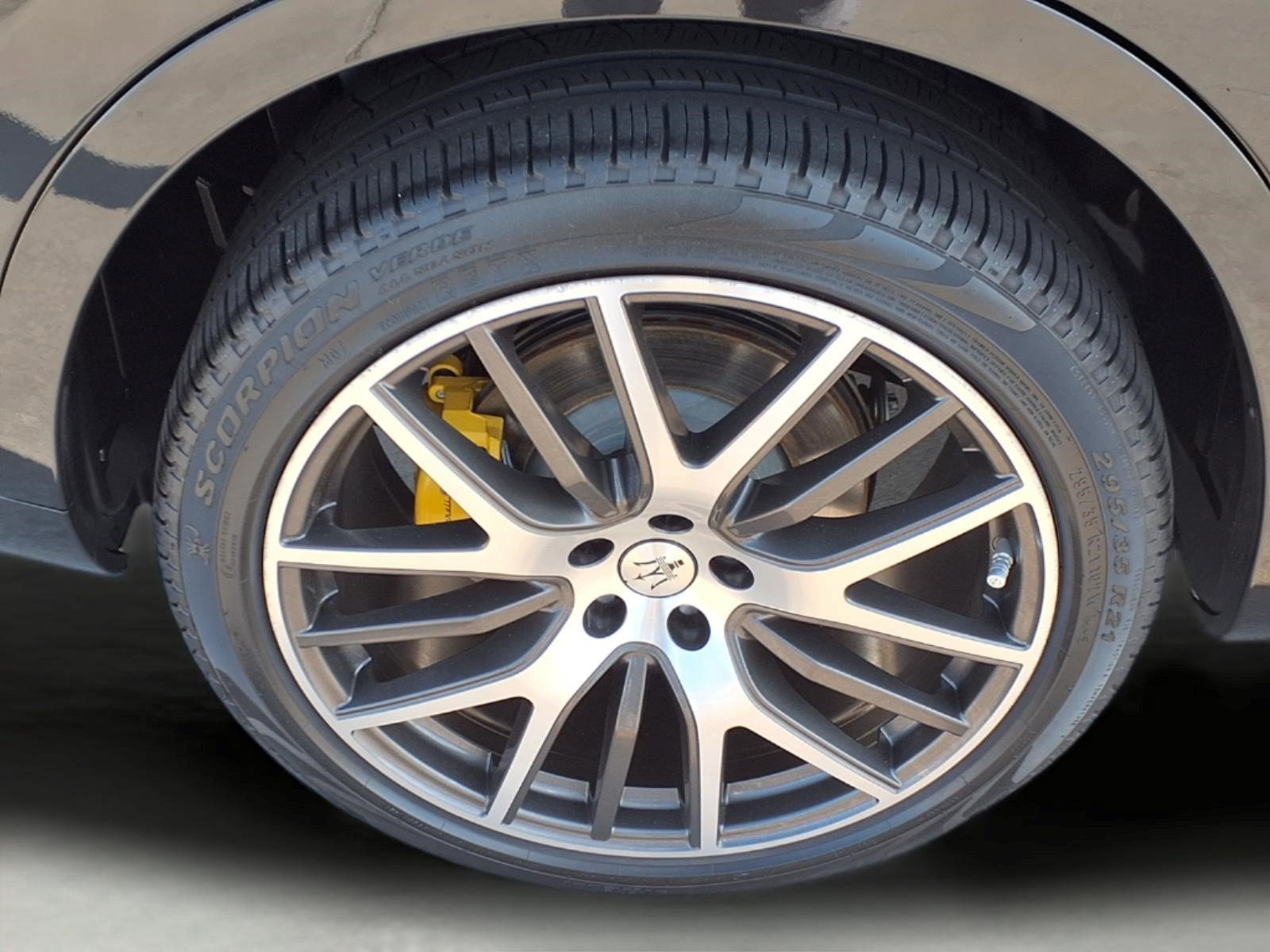 Used 2022 Maserati Levante Modena AWD/4WD image 9