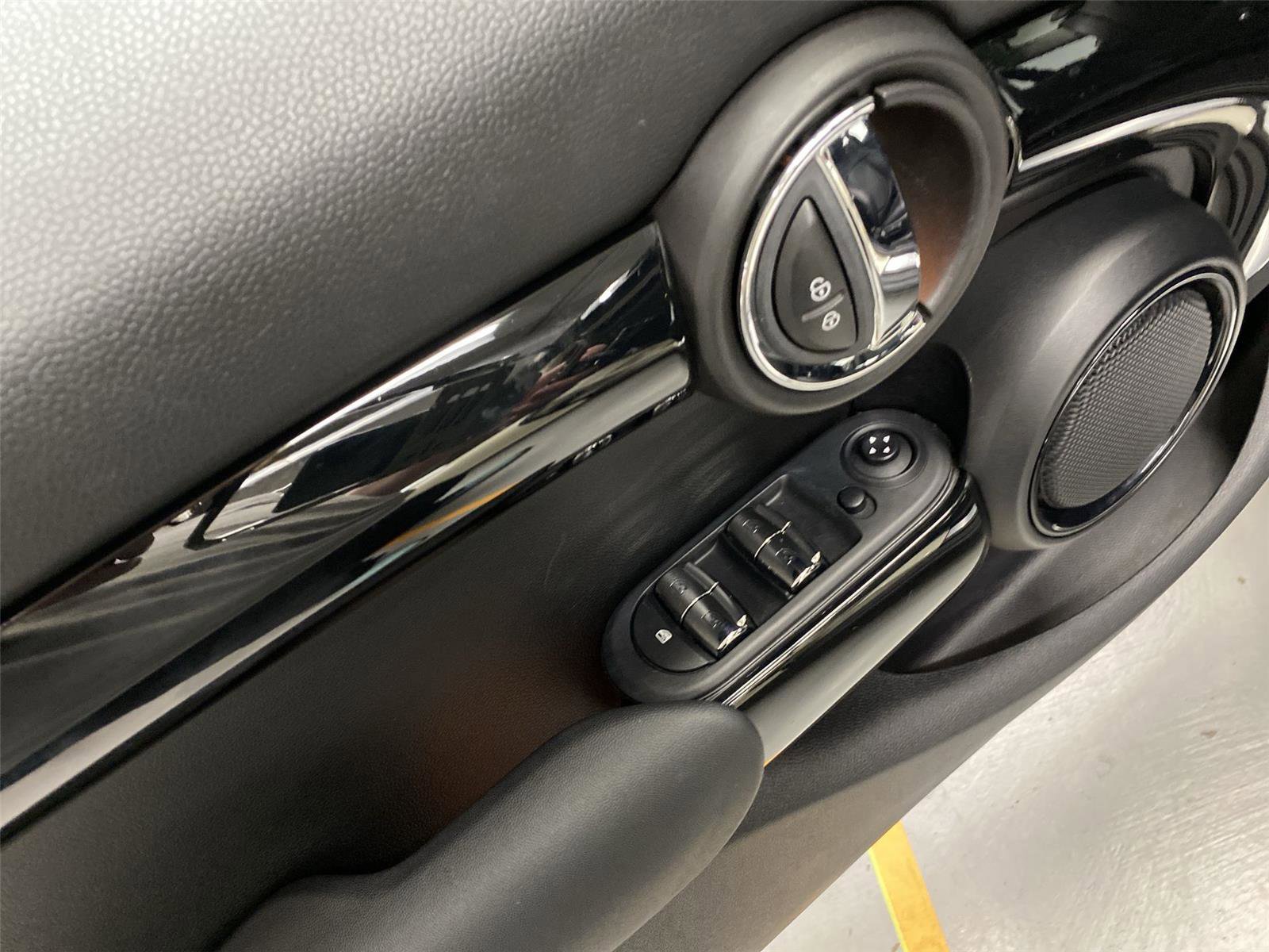 Used 2016 MINI Cooper S FWD image 19