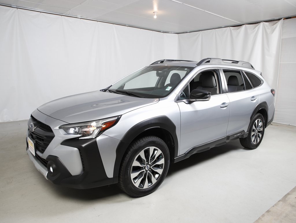 Used 2023 Subaru Outback Limited image 18