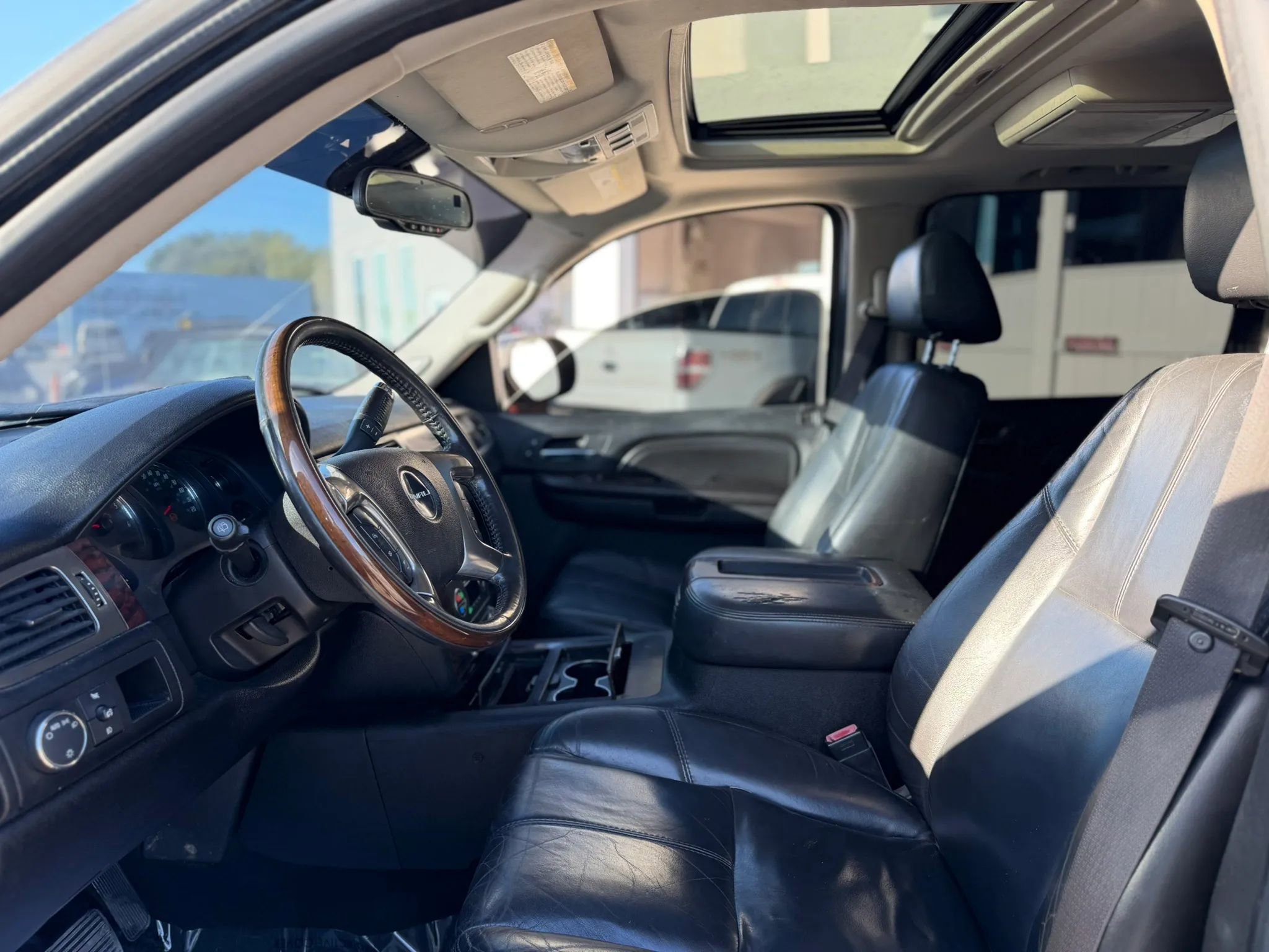 Used 2007 GMC Yukon XL Denali AWD/4WD image 15