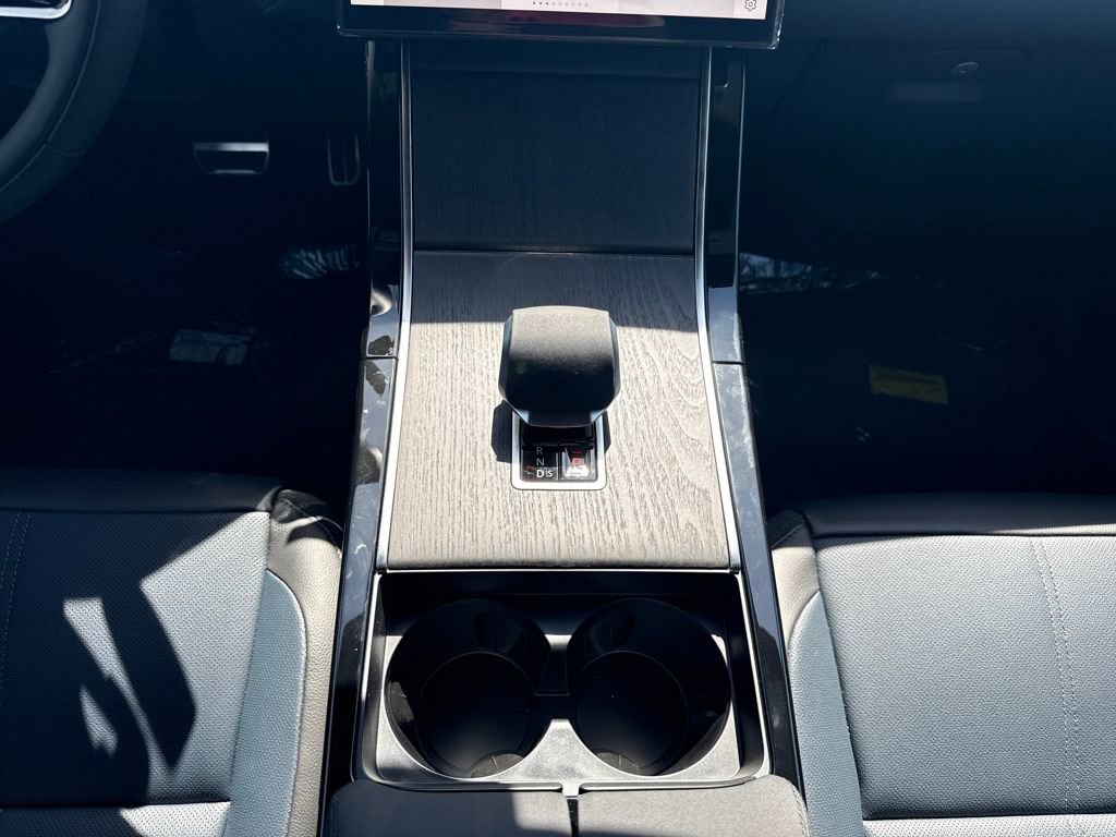 New 2026 Land Rover Range Rover Velar Dynamic SE image 24