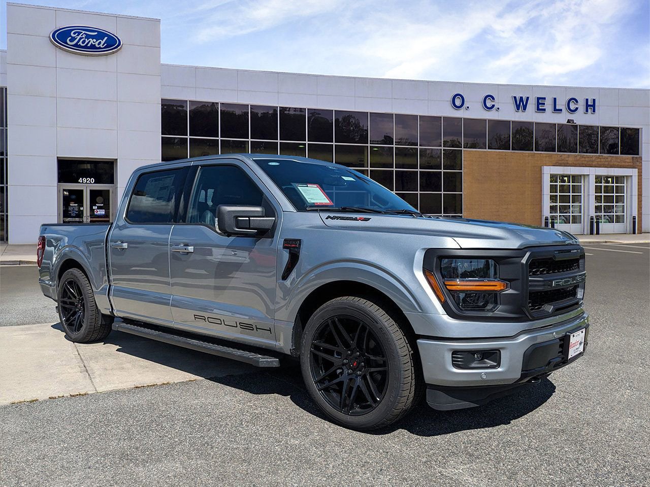 New 2025 Ford F150 XLT w/ Equipment Group 302A MID