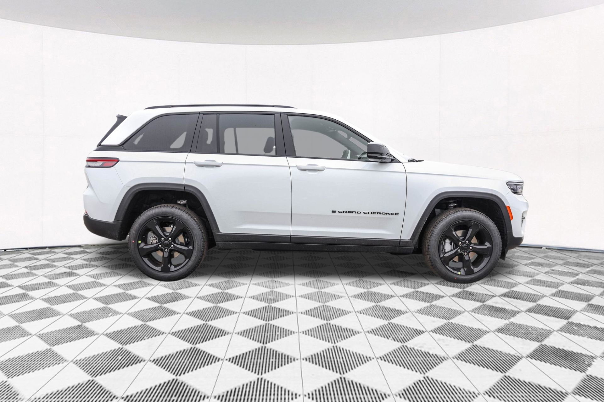 New 2025 Jeep Grand Cherokee Limited image 12