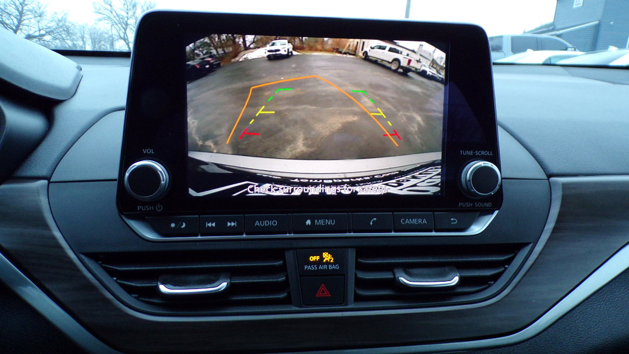 Used 2024 Nissan Altima 2.5 SV image 19