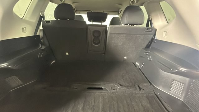 Used 2015 Nissan Rogue SV AWD/4WD image 29