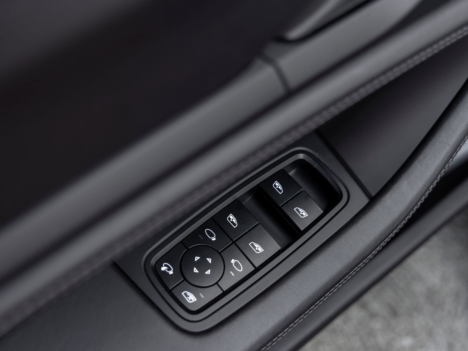 Certified 2024 Porsche Taycan Turbo AWD/4WD image 22