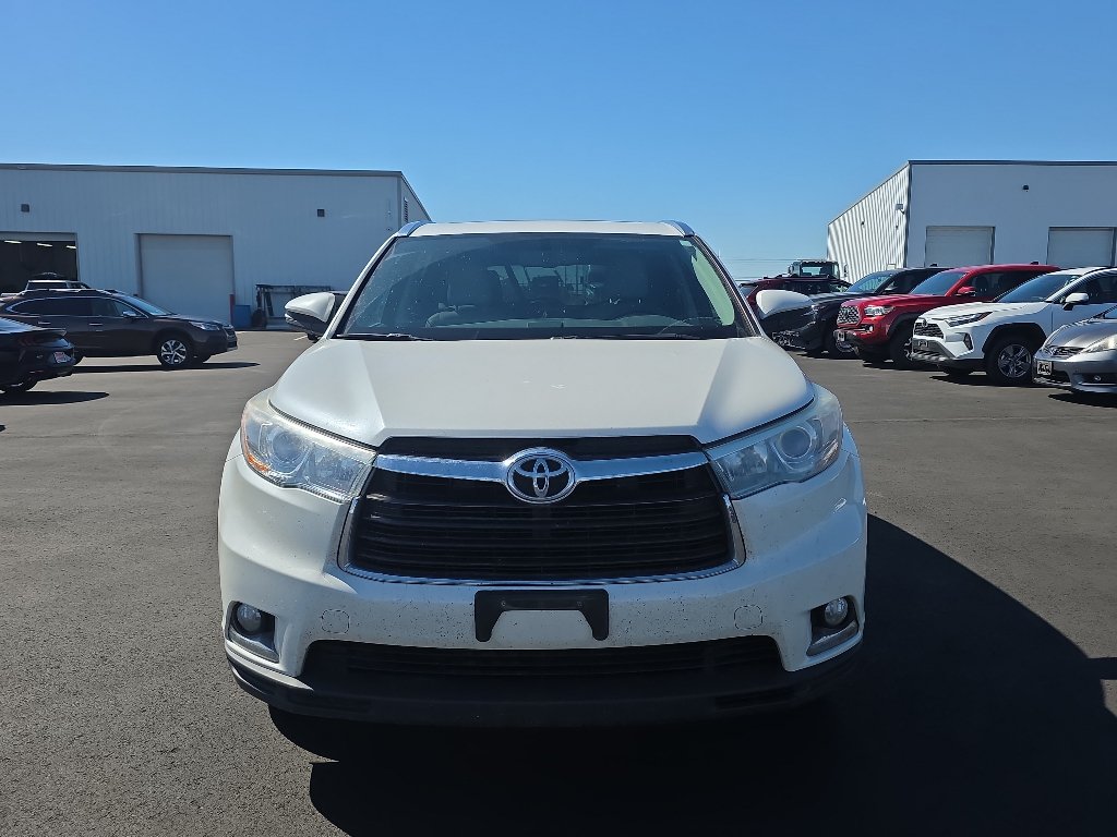 Used 2014 Toyota Highlander Limited AWD/4WD image 2