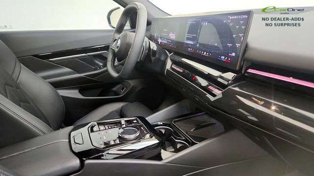 Used 2024 BMW 530i w/ Premium Package RWD image 36