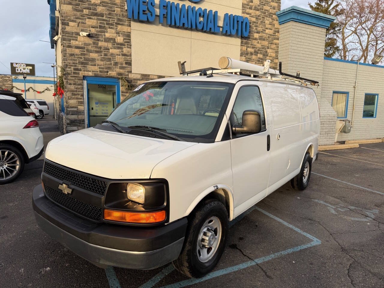 Used 2014 Chevrolet Express 2500 RWD image 4
