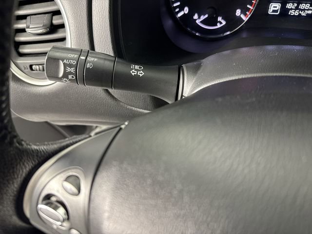 Used 2013 Nissan Pathfinder Platinum image 15